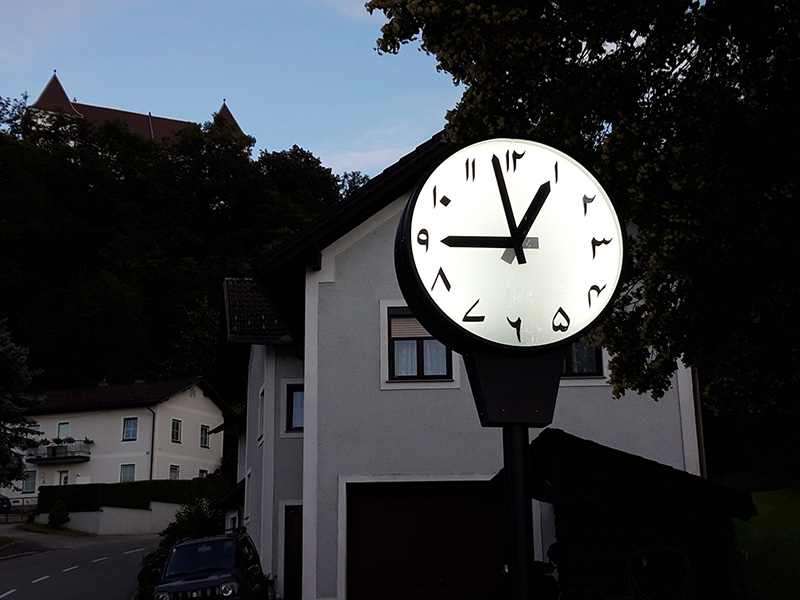 gleichzeituhr east